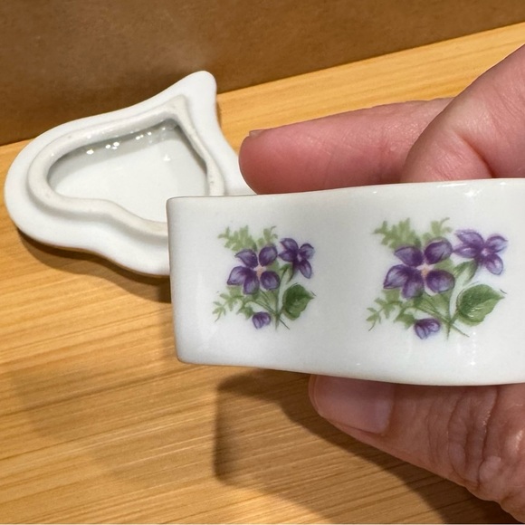 Vintage Lefton Trinket Box - Picture 6 of 8